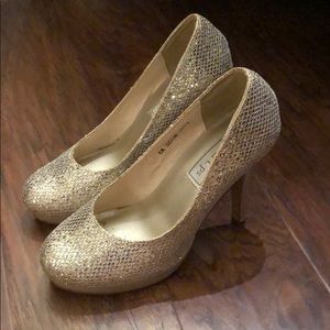 Touch Ups Tan/Gold Sparkle Heels